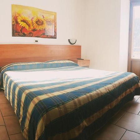 Hotel Miramonti Клавире Экстерьер фото